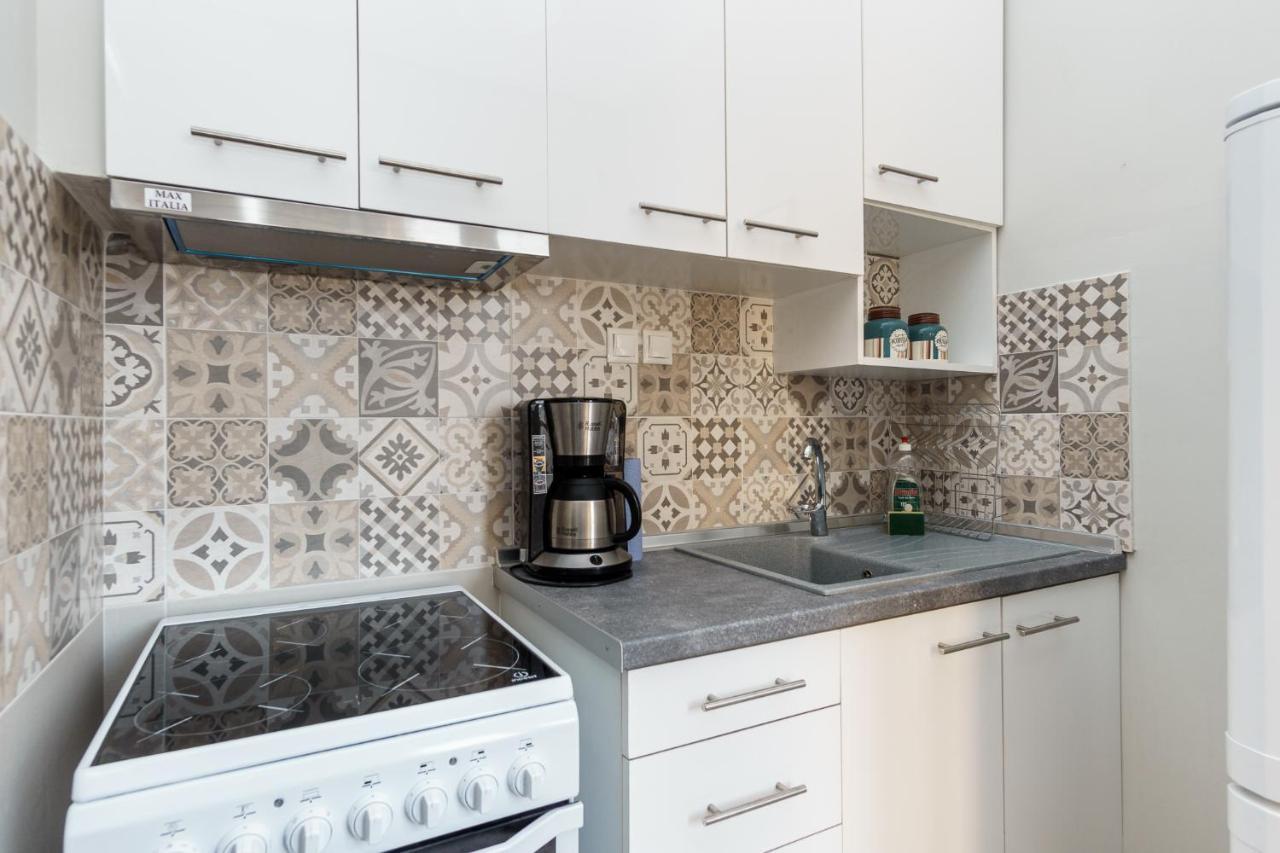 C.4 Red Rose #Colony_Central_Apartment Szaloniki Kültér fotó