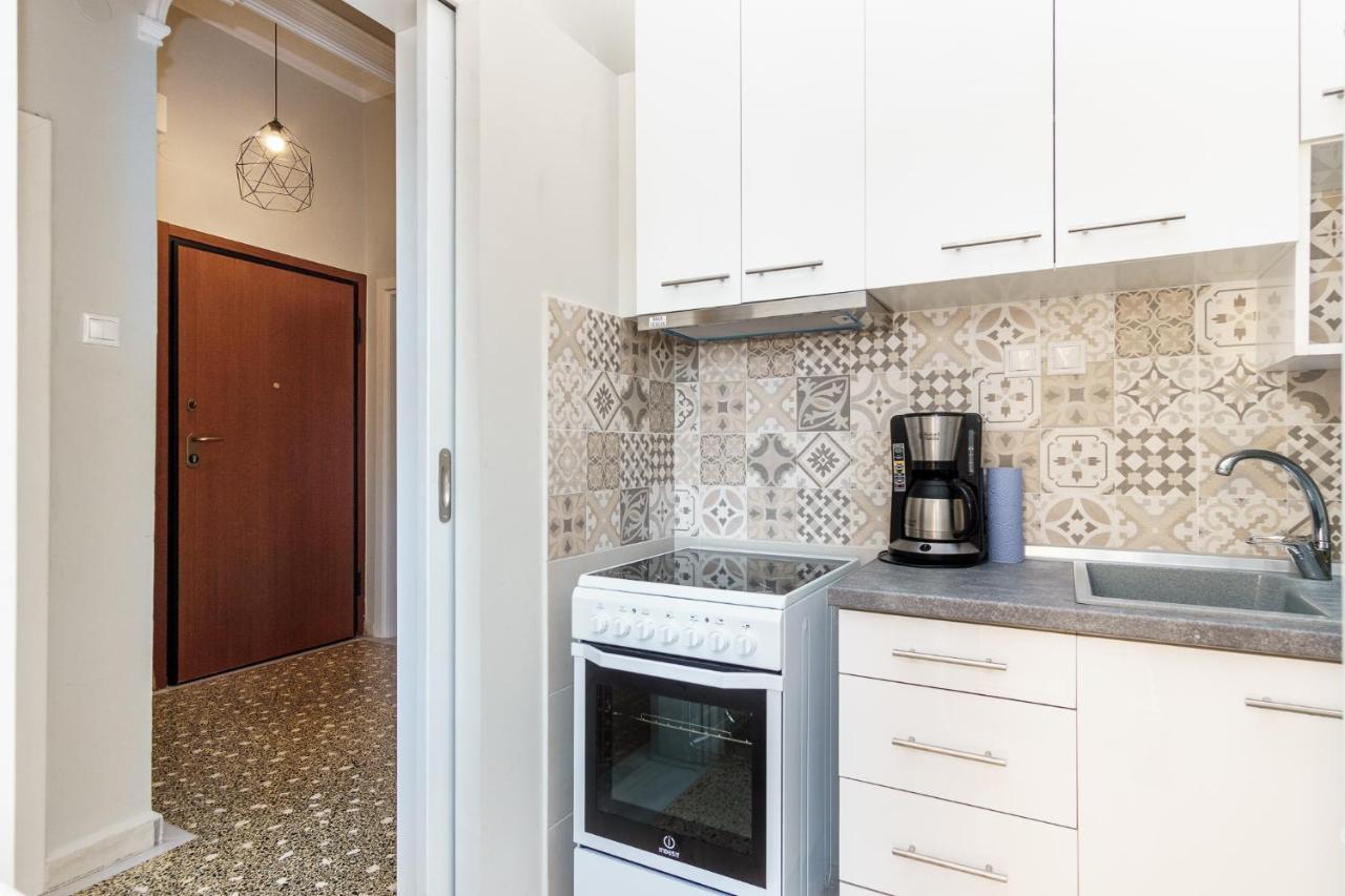 C.4 Red Rose #Colony_Central_Apartment Szaloniki Kültér fotó